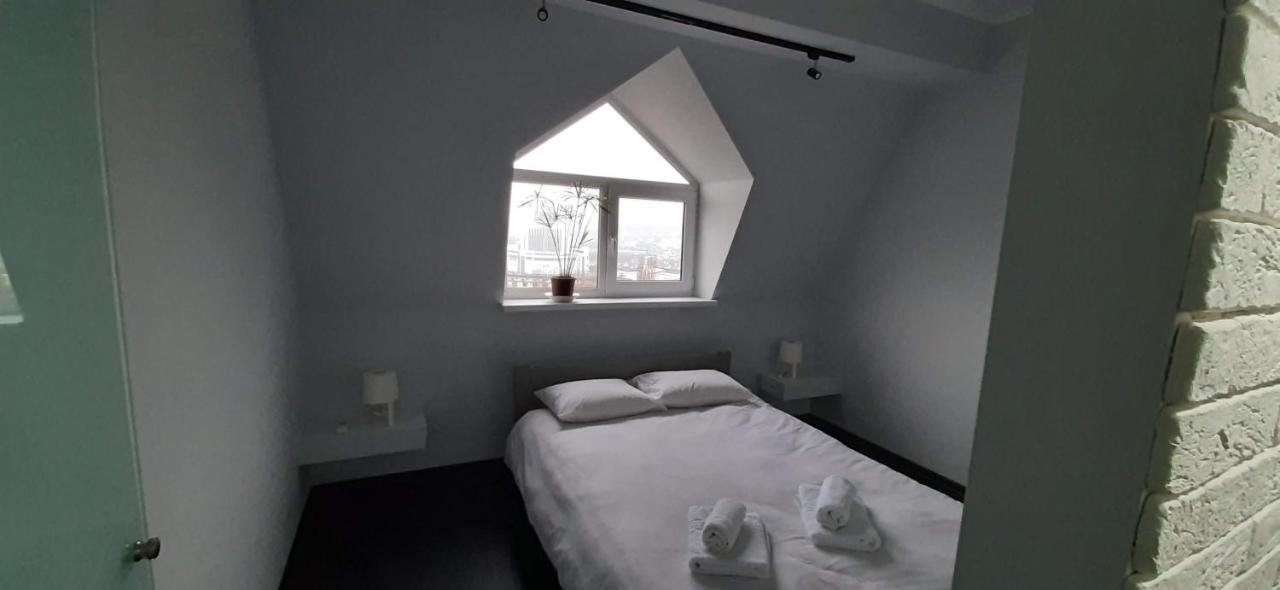 Modern Apartment In The Center Of Town 基希讷乌 外观 照片